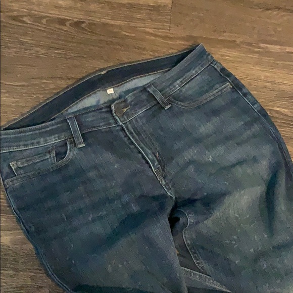 Levi’s Dark Rinse Mid Rise Crop - Picture 4 of 6